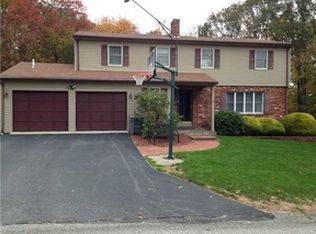 15 Aurora Dr, Cumberland, RI 02864