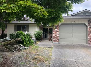 1309 34th St, Anacortes, WA 98221