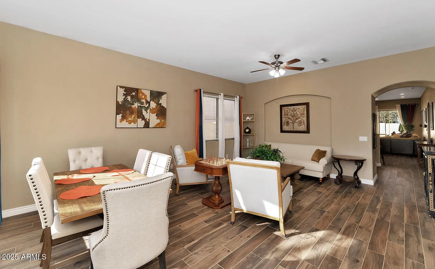 3 bed, 2.0 bath, 2365 sqft, $3,950 — Photo 4