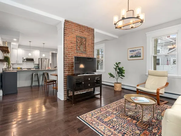 35 Waban St Unit 35, Newton, MA 02458