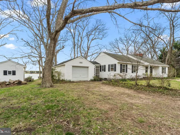 375 Hickory Point Dr, Montross, VA 22520