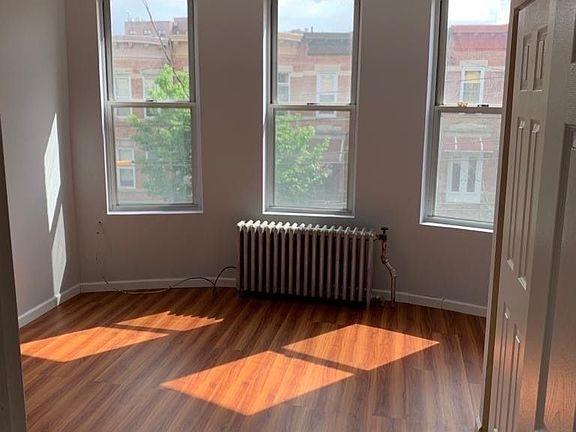 2nd image of 823 41st St #2F