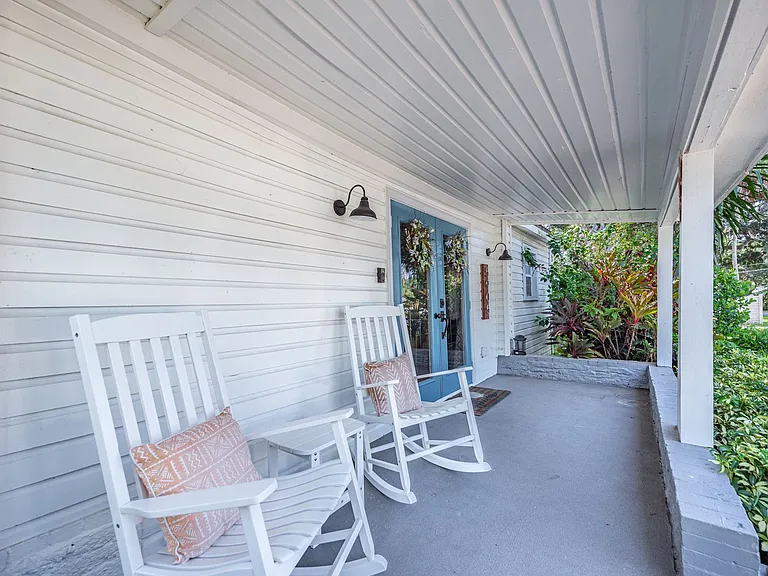 5905 N Eustace Ave — Photo 5