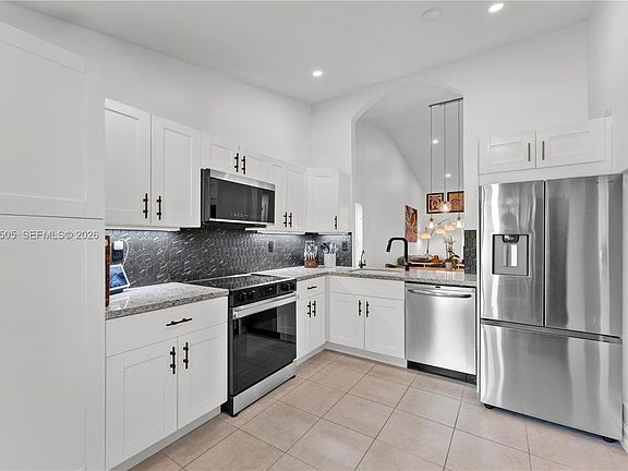 3rd image of 3218 Carambola Cir S