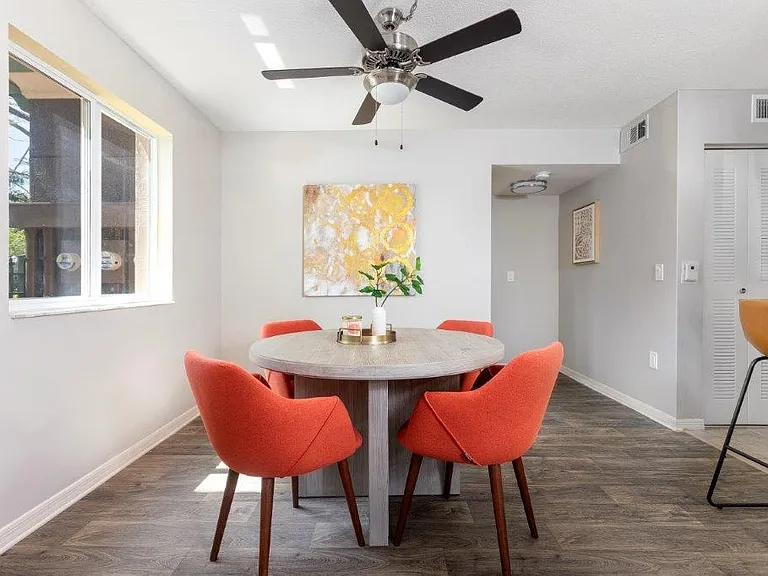 Weston Place Apartments — Photo 7