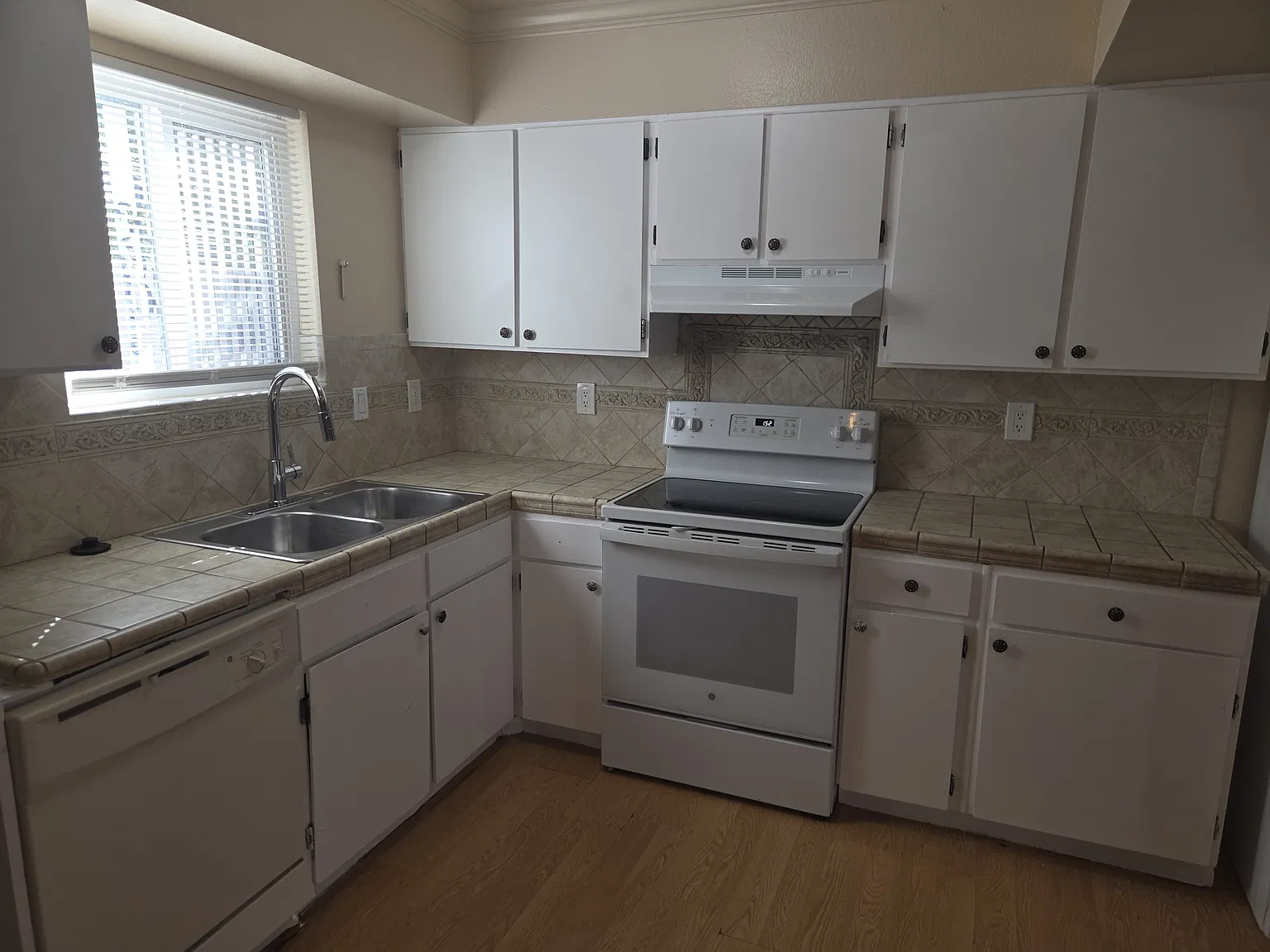 3504 Rio Robles Unit B - B — Photo 2