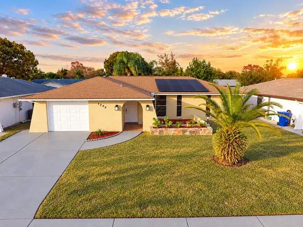 7225 Isle Dr, Port Richey, FL 34668