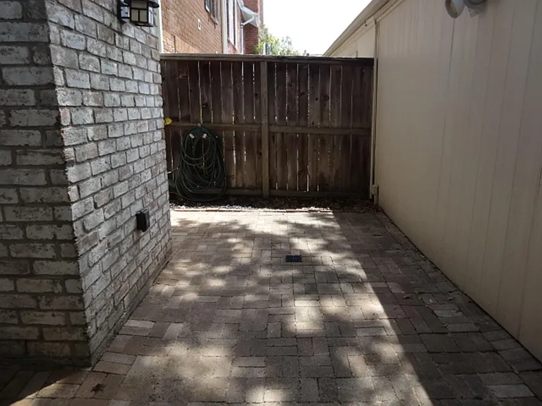 864 Augusta Dr #208 — Photo 23