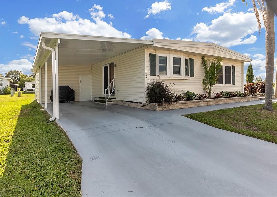1st image of 1535 45TH AVENUE DRIVE E