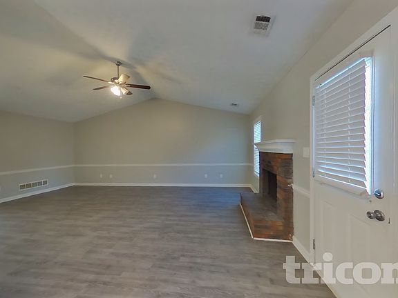 4th image of 105 Daileys Plantation Dr