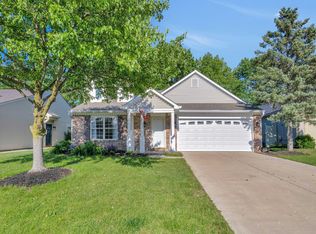 9229 Crossing Dr, Fishers, IN 46037