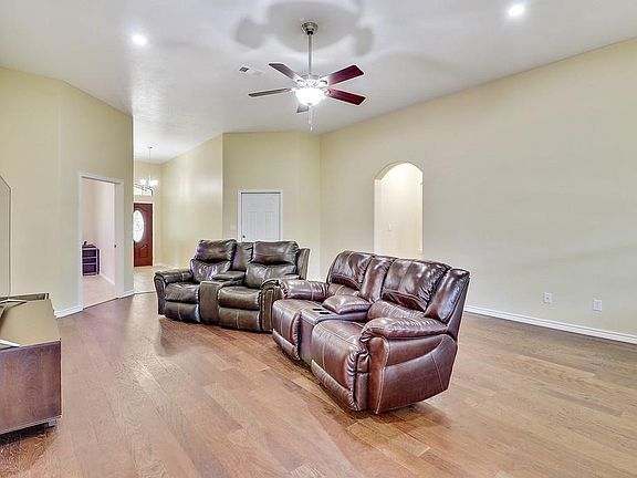 3rd image of 2718 Skimmer Way