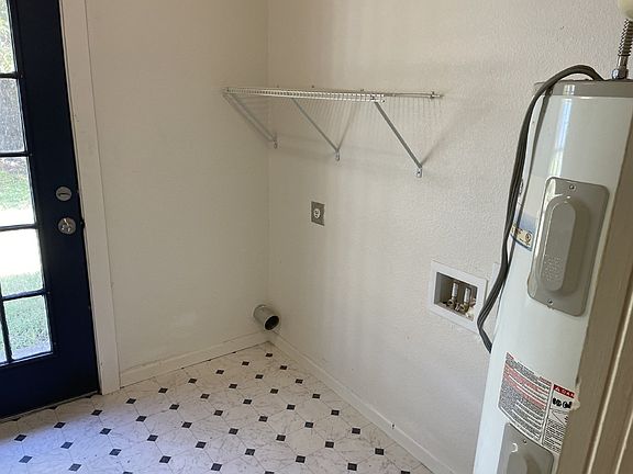 5th image of 239 Taft Blvd #1