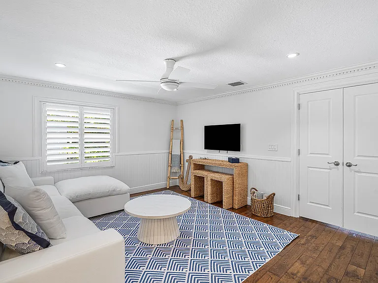 820 Palm Trl — Photo 18