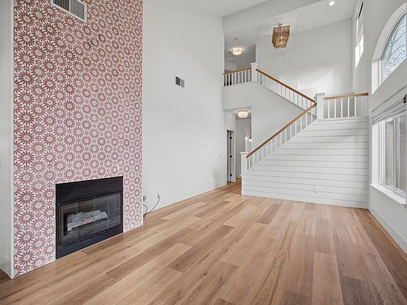 4th image of 1430 Twilight Way