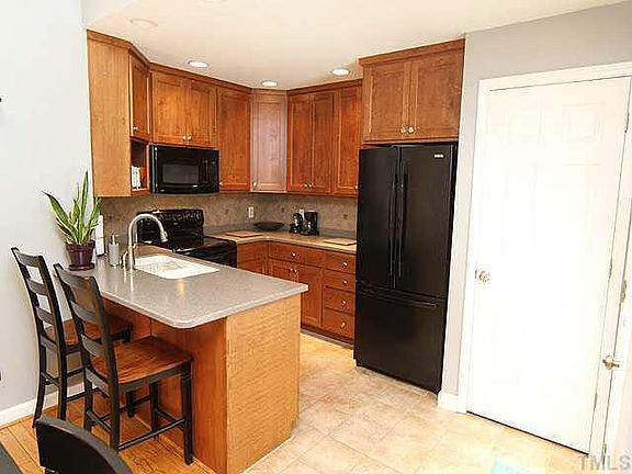 4th image of 644 Woods Mill Cir