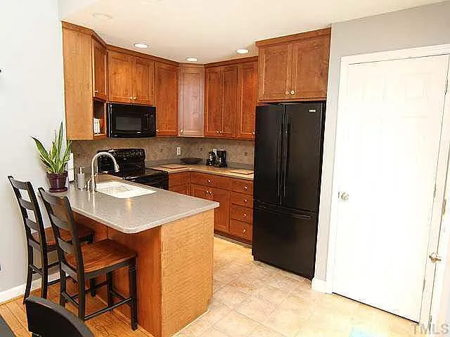 644 Woods Mill Cir — Photo 4