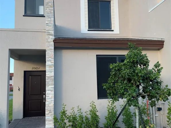20651 7 Place, Miami, FL 33179