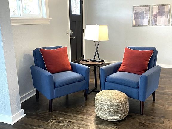 4th image of 2683 Alder St