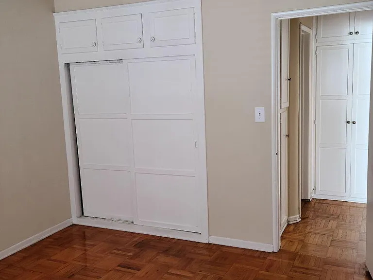 1741 N Kingsley Dr #5 — Photo 4