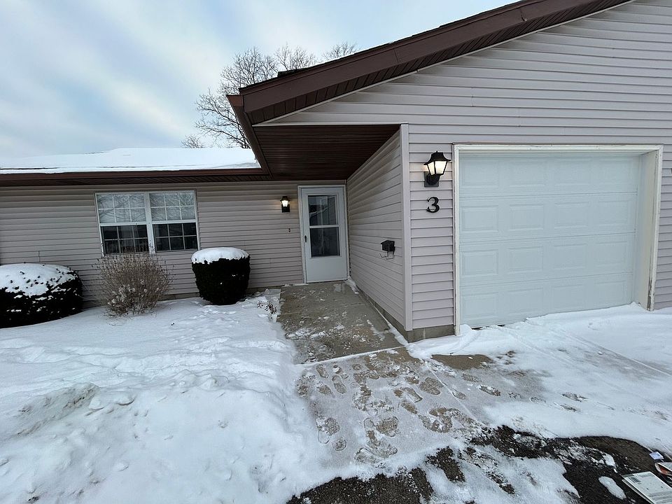 1st image of 917 Clay St N #3