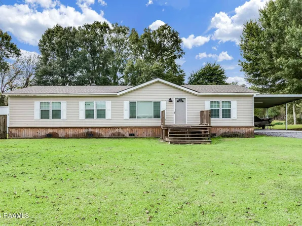225 Horseshoe Loop, Krotz Springs, LA 70750