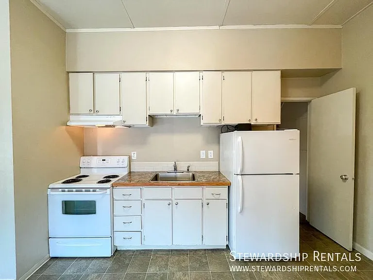 1825 Harris St #11 — Photo 7