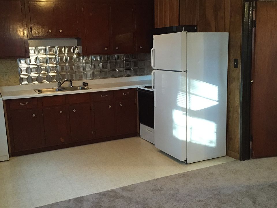 2nd image of 7118 Mack St APT A