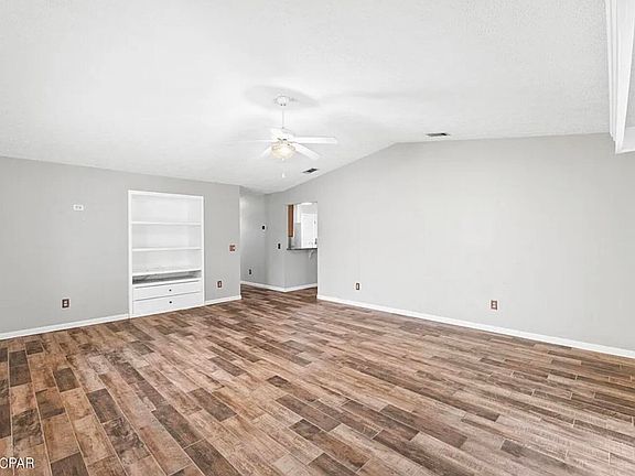 4th image of 1644 Vecuna Cir