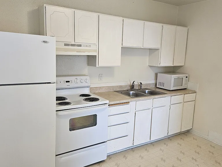 536 W Bonneville St #1 — Photo 6