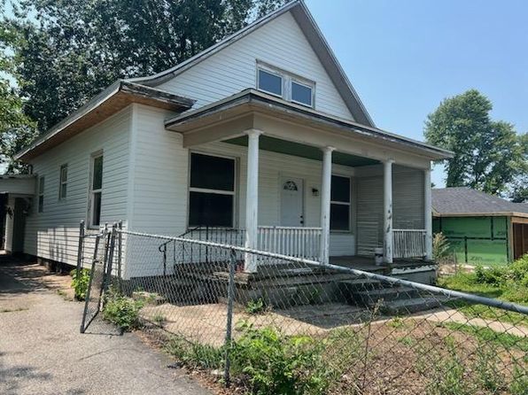135 E Hall St