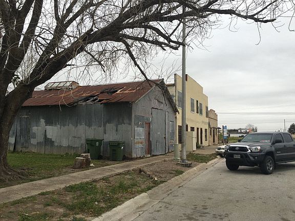 4th image of 324 W Main Ave