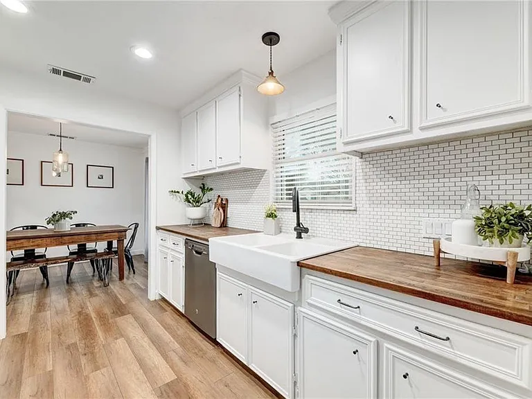 13313 Effingham St — Photo 14
