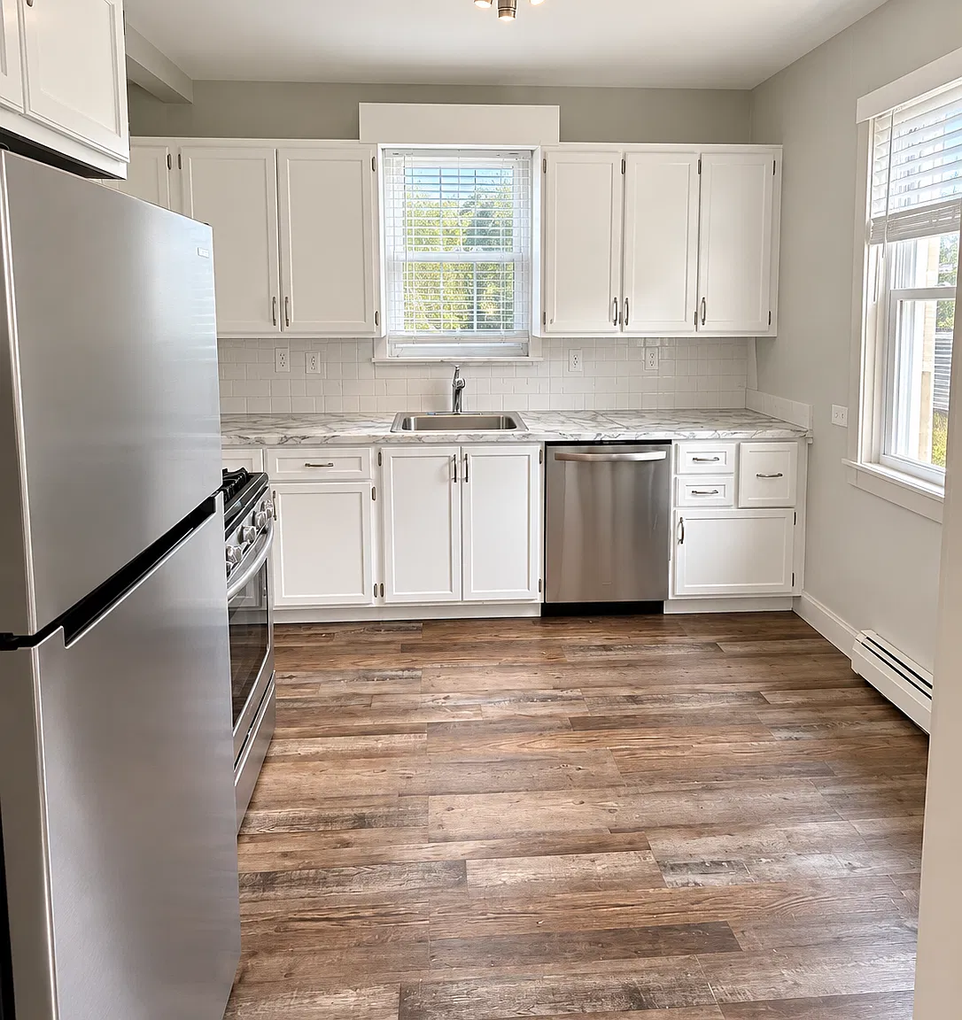 3 bed, 1200 sqft, $3,700 — Photo 2