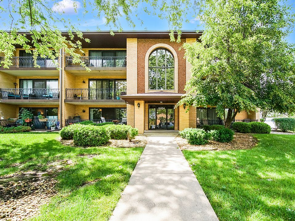 1st image of 15124 Evergreen Dr #3-1C