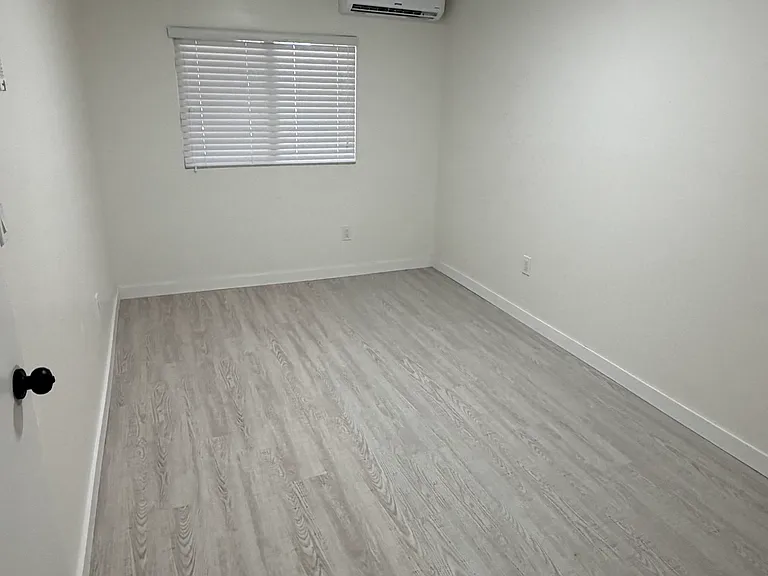 954 NW 34th Ave #4 — Photo 3