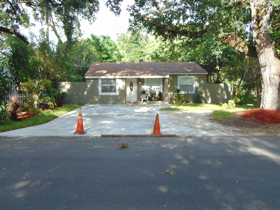1st image of 5915 N Kenneth Ave