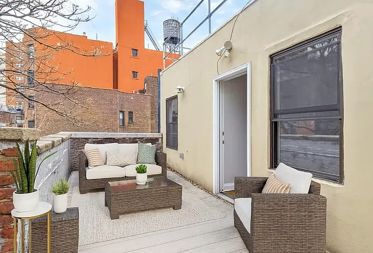 160 E 26th St #5B — Photo 2