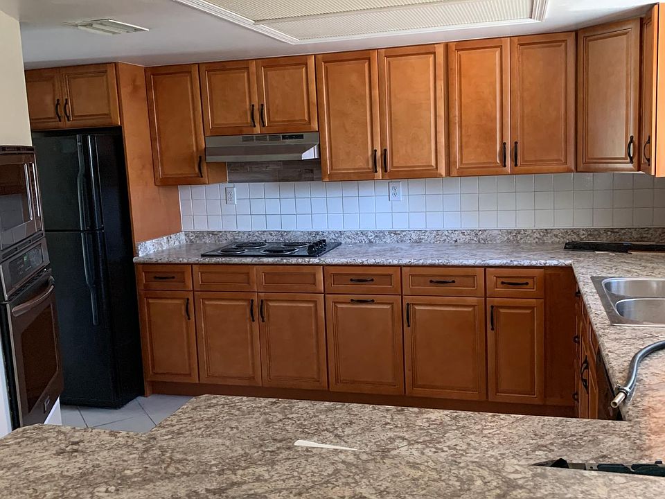 2nd image of 1812 Pine Tree Dr