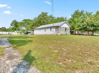 601 Mary Ann Dr, Hampstead, NC 28443