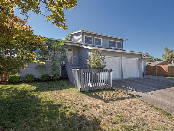 4th image of 1388 SE 51st Ave