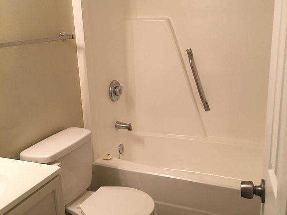4th image of 628 Golden Raintree Pl