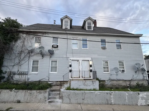 22-24 Floyd St, Lowell, MA 01852