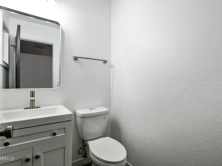 5833 W John Cabot Rd — Photo 25