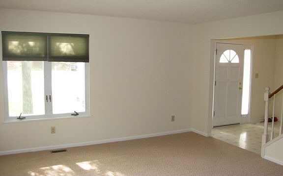 2nd image of 3304 Argyle Ln