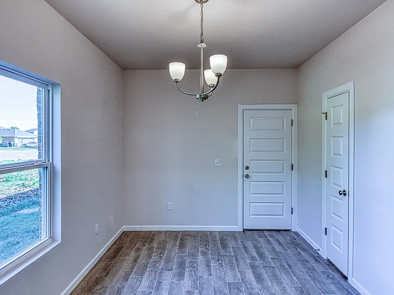 1002 Varenna Ln — Photo 11