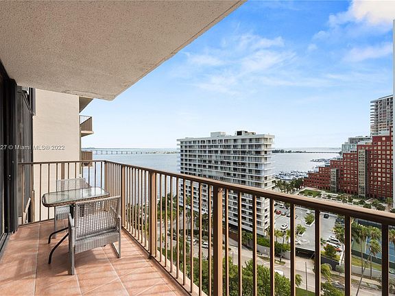 4th image of 1450 Brickell Bay Dr APT 1610