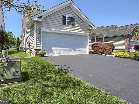 2nd image of 646 Alcott Dr