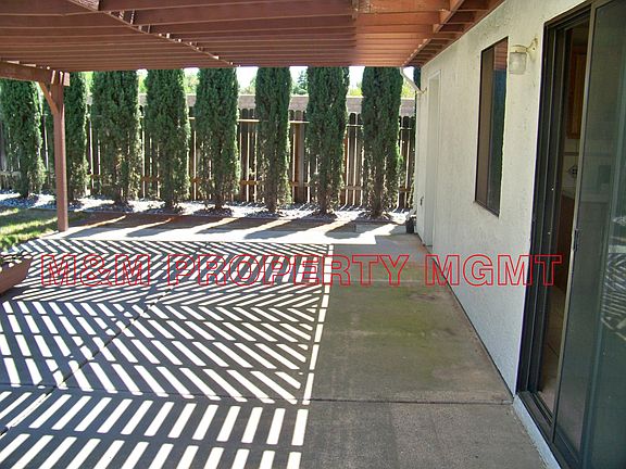 7510 STONERIDGE Covered Patio