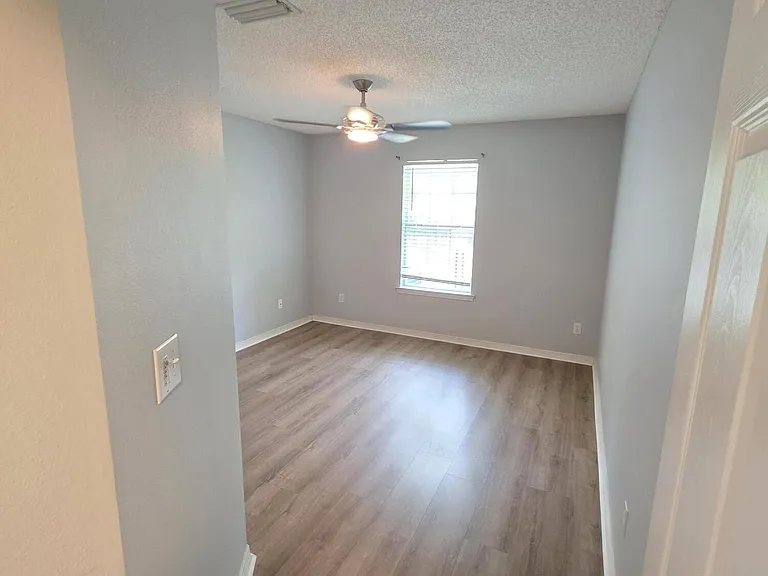1589 Guardian Ct — Photo 25